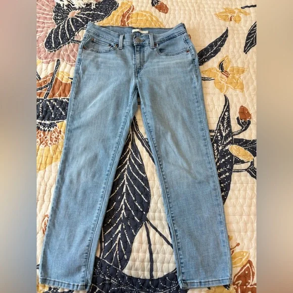 Levi’s Light Blue Denim “Boyfriend” Jeans - Picture 1 of 4